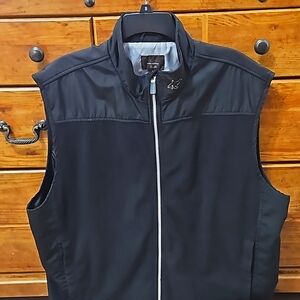 05.Greg Norman Men's Vest